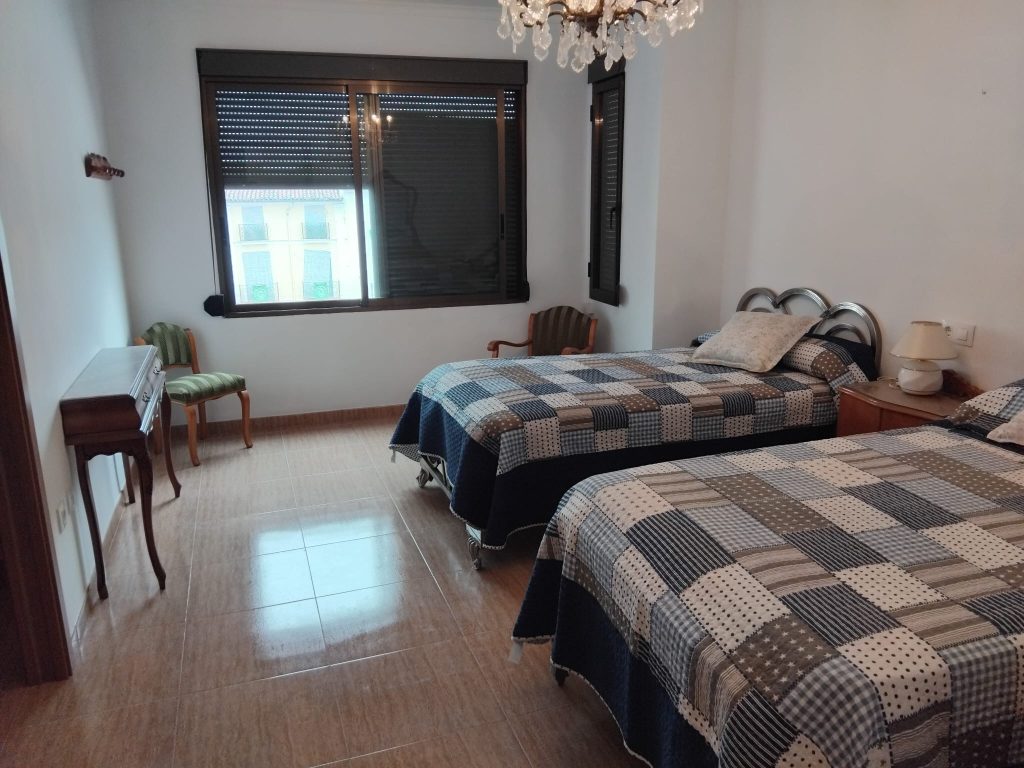 23 DORMITORIO PRINCIPAL